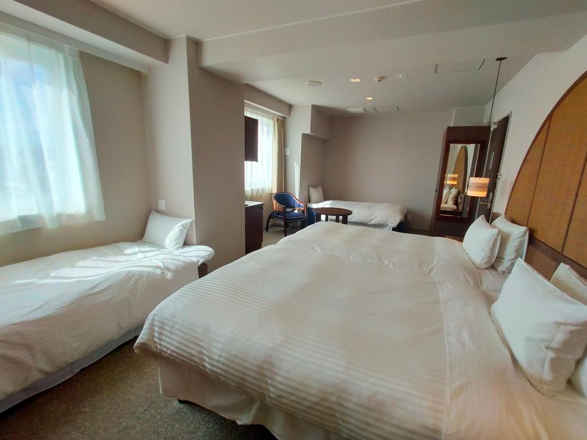 Hotel Palm Royal Naha Kokusai Street Bagian luar foto